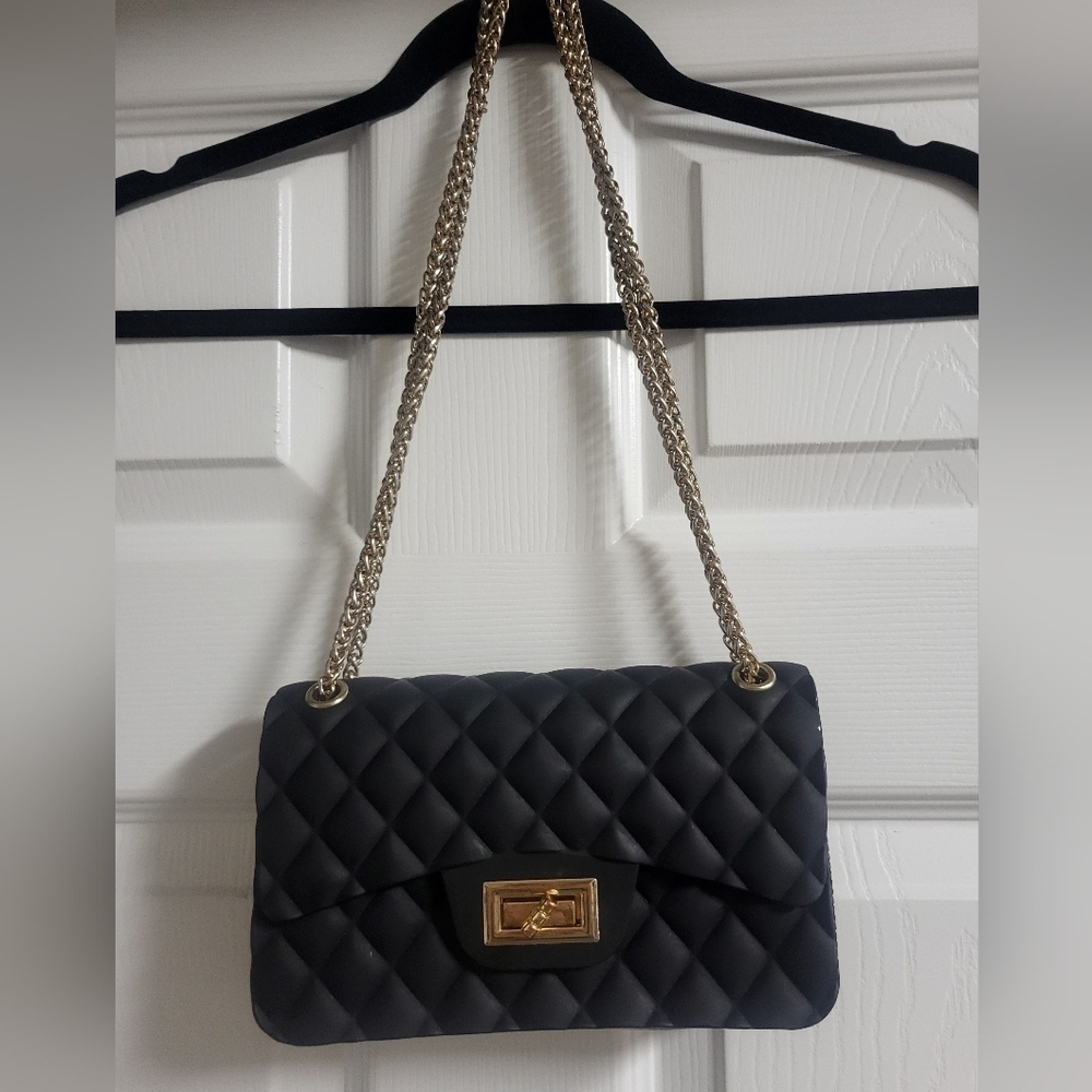 Elegant Black Quilted Jelly Shoulder Bag With Gold Chain**not Leather